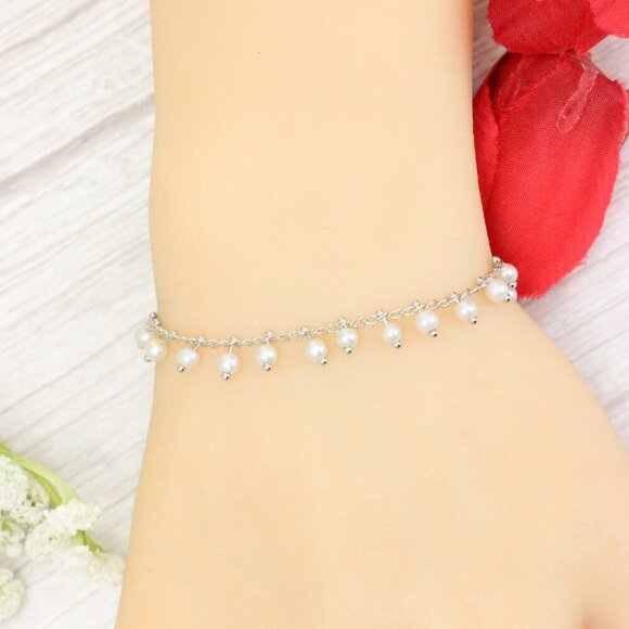 "Trendy Handmade Bracelet – A Thoughtful Gift for Girls & Women | UNVRC1716 - Picture 9 of 10